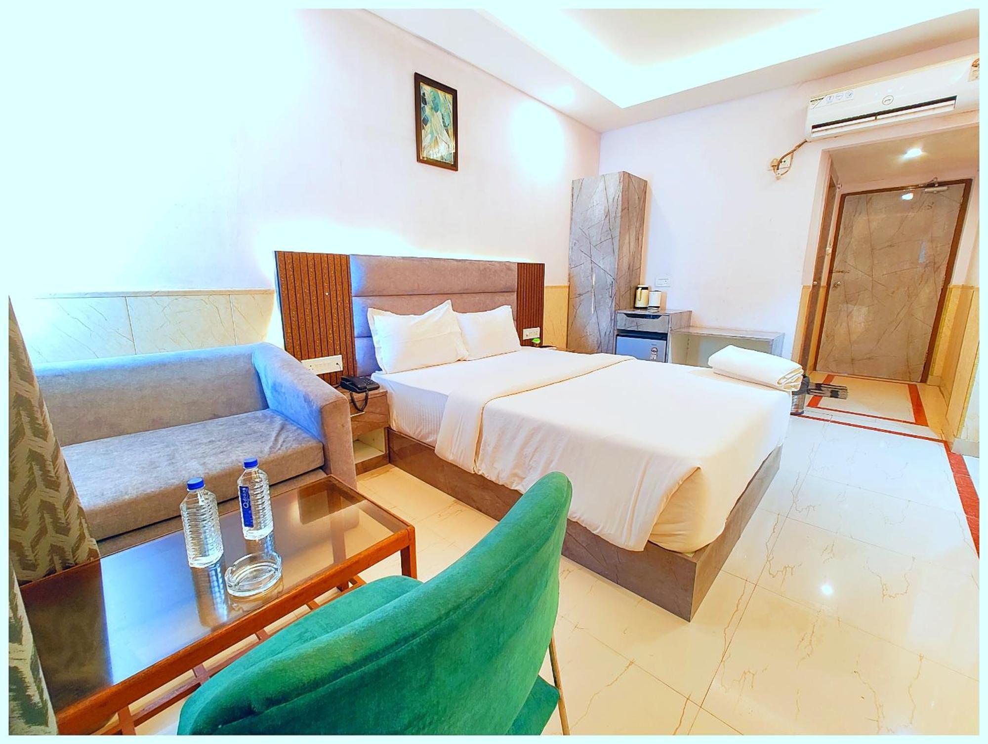 Puri Hotel D R E A M L A N D Near Sea Beach - - Restaurant & Parking Facilities - Prime Location With Luxury And Spacious Room - Book Now Ngoại thất bức ảnh